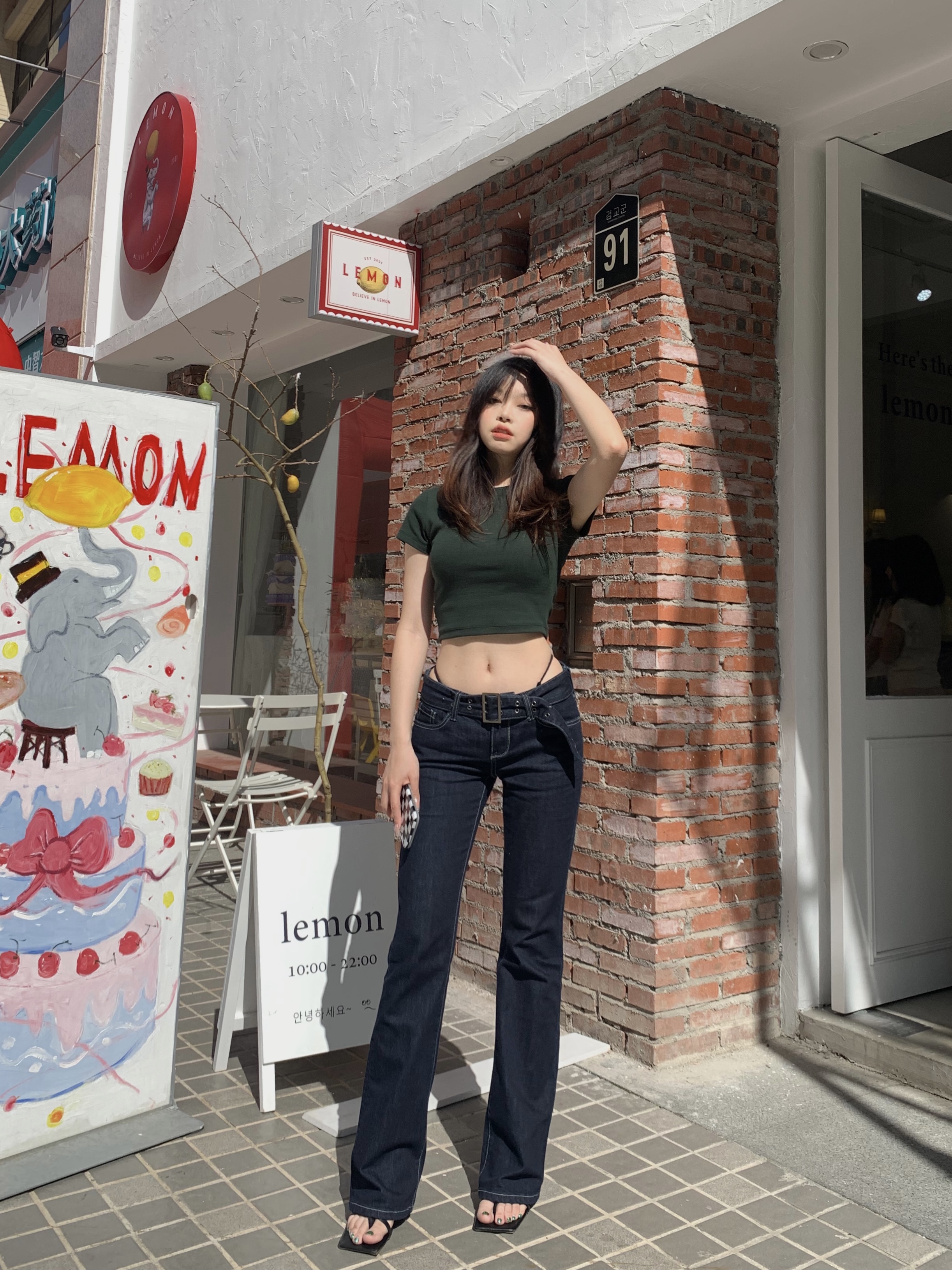 Low-Waist Retro Deep Blue Flared Jeans for Women | Leg-Shaping Style | 90s Vintage Fashion