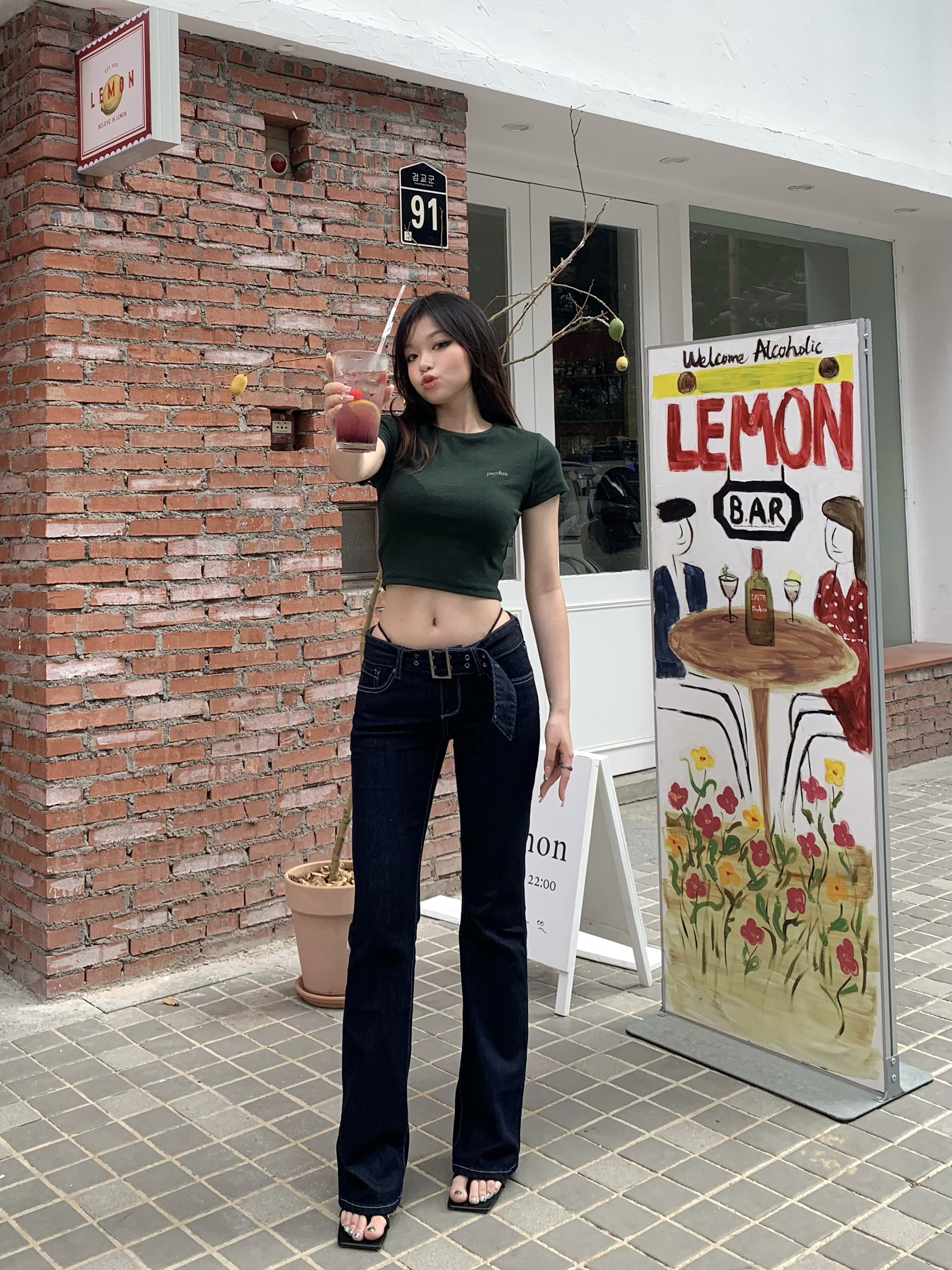 Low-Waist Retro Deep Blue Flared Jeans for Women | Leg-Shaping Style | 90s Vintage Fashion