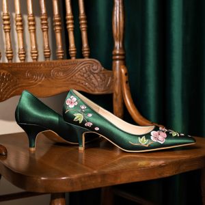 Luxury Green Chinese-Style Wedding Shoes, Embroidered Mid-Heel Qipao Shoes for Brides and Everyday Wear