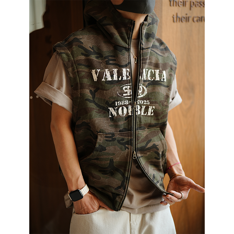 Men's American Retro Camouflage Hooded Vest - Distressed Sports Tank Top for Autumn Winter Trendy Style