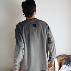 Men's Vintage Distressed Long Sleeve T-Shirt with Gradient Collar - American Retro Style, Cool Loose Fit for Spring