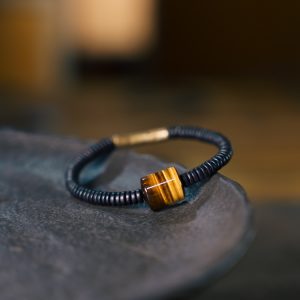 Minimalist Black Sandalwood Bead Bracelet - Versatile Retro Jewelry for Men and Women, Unique Single Loop Design