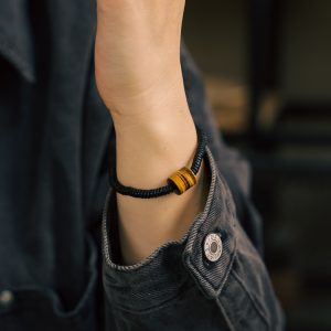 Minimalist Black Sandalwood Bead Bracelet - Versatile Retro Jewelry for Men and Women, Unique Single Loop Design