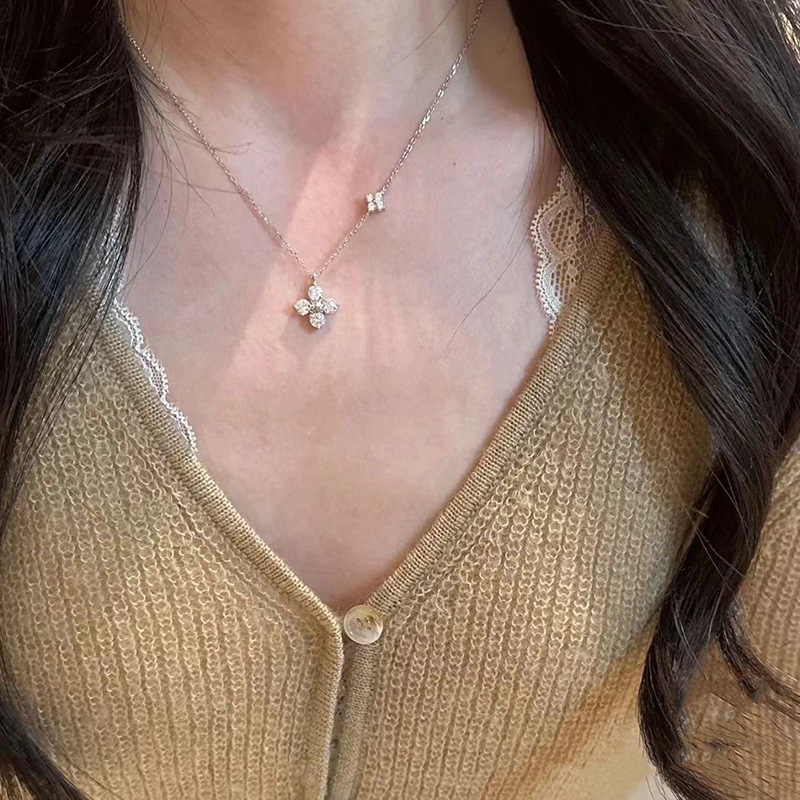 Minimalist Four-Leaf Flower Pendant Necklace with Sparkling Zircon for Women - Versatile 2025 Style, Elegant Fashion Accessory