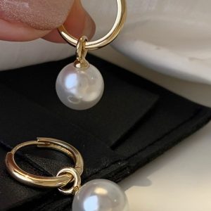 Minimalist Pearl Ear Clips in Liu Yifei Style - Versatile 90s-Inspired Accessories for Elegant Looks