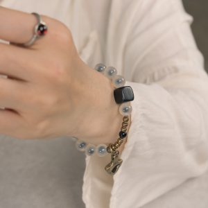 Minimalist Retro Agate Heart Circle Bracelet for Men and Women - Versatile Artistic Jewelry for Unique Style