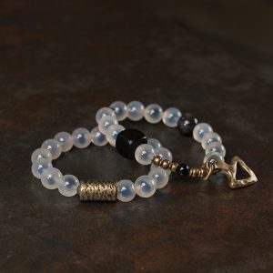 Minimalist Retro Agate Heart Circle Bracelet for Men and Women - Versatile Artistic Jewelry for Unique Style