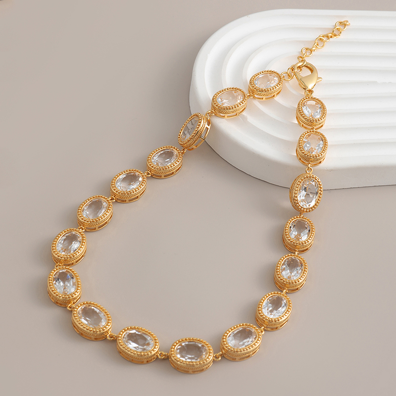 Minimalist Shiny Glass Necklace - Versatile Trendy Women's Accessory for Everyday and Special Occasions