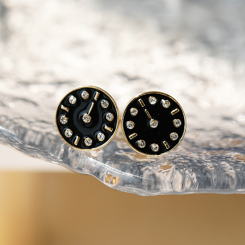 Minimalist Zinc Alloy Rhinestone Round Earrings for Women - Elegant Fashion Jewelry Ideal for Students, Birthdays, and Special Occasions