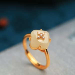 Natural Hetian Jade Four-Leaf Clover Ring for Women, 18K Gold-Plated Luxury Jade Ring, Elegant Premium Fashion Jewelry