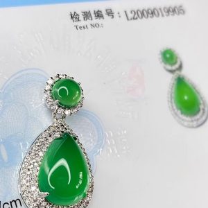 Natural Ice-Grade Chalcedony Silver Necklace with Jadeite Green Pendant - Elegant Gemstone Jewelry for Women, Perfect for Any Occasion