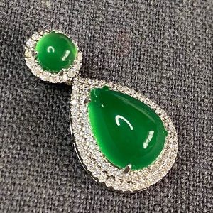 Natural Ice-Grade Chalcedony Silver Necklace with Jadeite Green Pendant - Elegant Gemstone Jewelry for Women, Perfect for Any Occasion