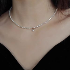 Natural Small Pearl Necklace for Women, Light Luxury Collarbone Chain, Simple Versatile Design, Fashionable Accessory for Any Occasion