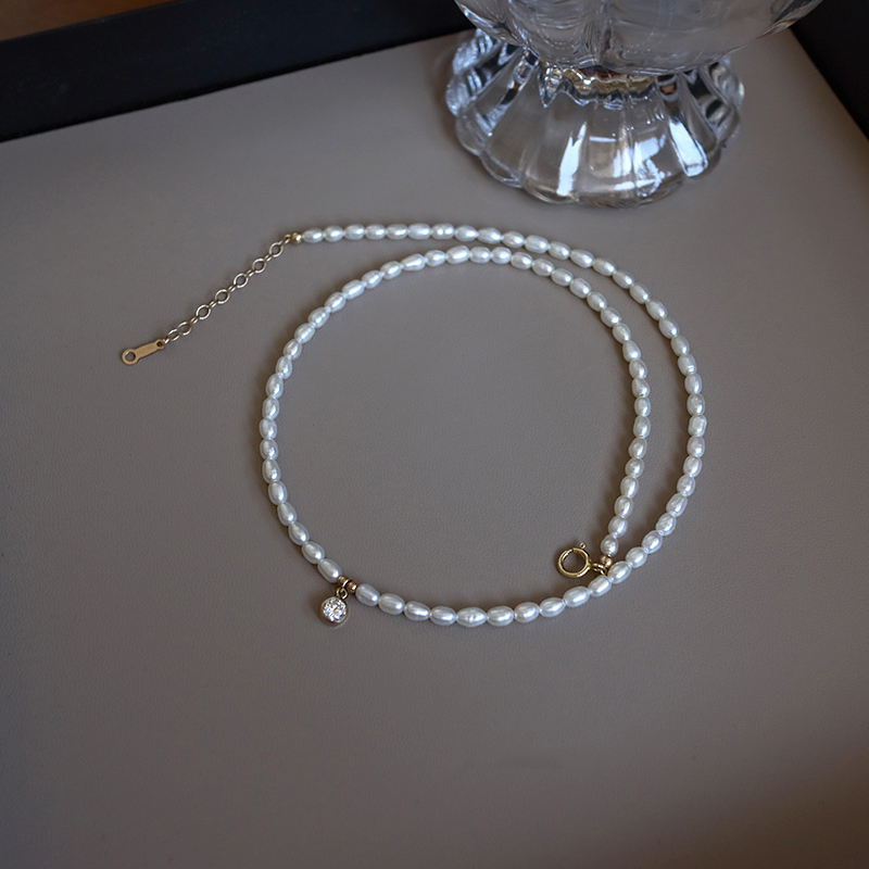 Natural Small Pearl Necklace for Women, Light Luxury Collarbone Chain, Simple Versatile Design, Fashionable Accessory for Any Occasion