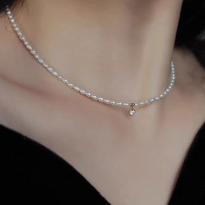 Natural Small Pearl Necklace for Women, Light Luxury Collarbone Chain, Simple Versatile Design, Fashionable Accessory for Any Occasion