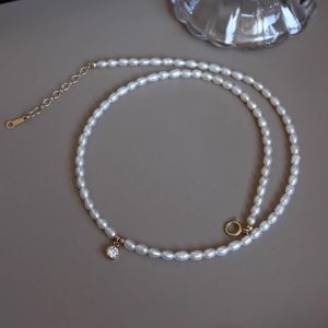 Natural Small Pearl Necklace for Women, Light Luxury Collarbone Chain, Simple Versatile Design, Fashionable Accessory for Any Occasion