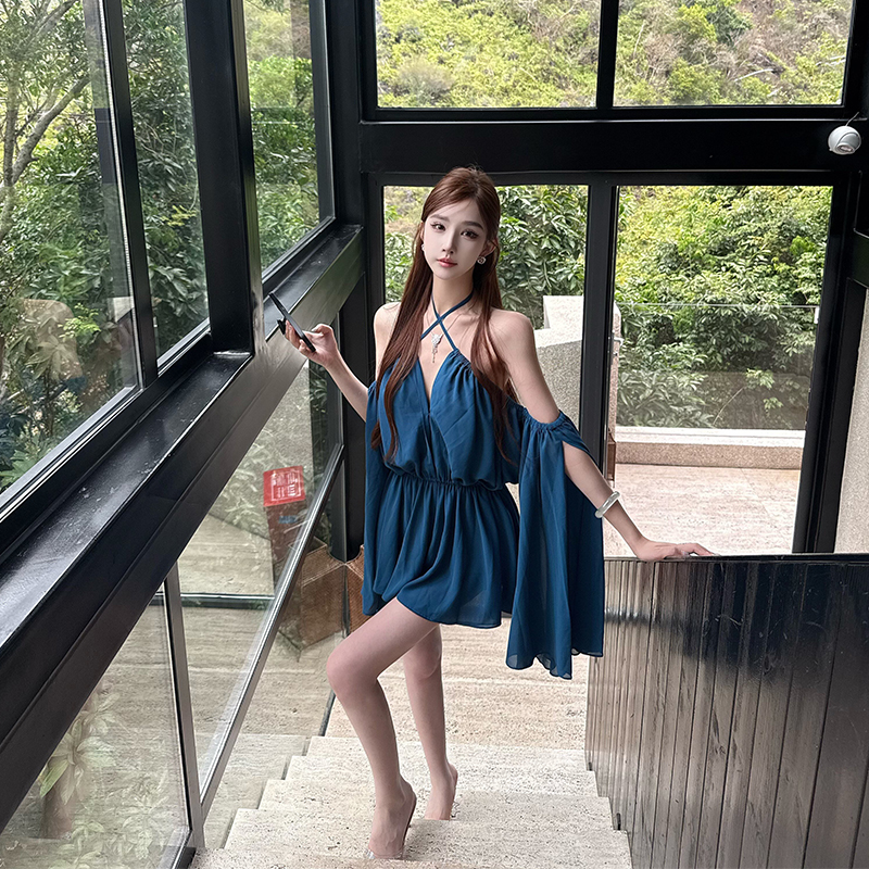 Off-Shoulder High-End V-Neck Dress for Women - Relaxed Weekend Socialite Style, Elegant Evening Wear, Chic Fashion