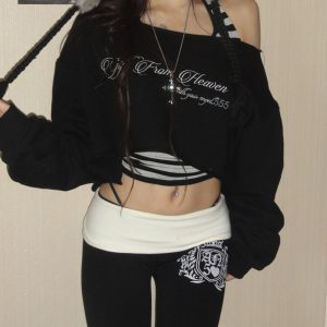 Off-Shoulder Pink and Black Embroidered Short Crop Top Sweatshirt for Women - 2024 Autumn/Winter Fashion Trend
