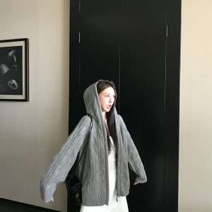 Old Money Style 100% Merino Wool Cable Knit Hooded Zipper Cardigan Sweater for Women - Cozy 90s-Inspired Fashion