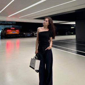 One-Shoulder Top - Trendy 90s Style Sleeveless Top for Women, Chic Summer Fashion Essential