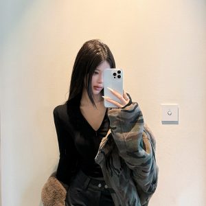 One-Shoulder V-Neck Long Sleeve T-Shirt with Two-Way Zipper, Slim Fit Base Layer Top for Women, Autumn Winter Fashion