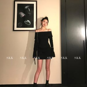 One-Shoulder Zipper Jacket and Casual Skirt Set for Women - Spring Fashion, Mature Sister Style, Trendy 90s Inspired Look