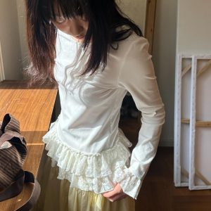 Pearl Dream Yarn Lace Trim Long Sleeve T-Shirt - Slim Fit Round Neck Top in 90s Inspired Style
