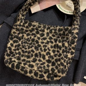 Plush Checkered Leopard Print Tote Bag - Large Capacity Shoulder Bag for 2024, Trendy Ins-Style Fashion Accessory