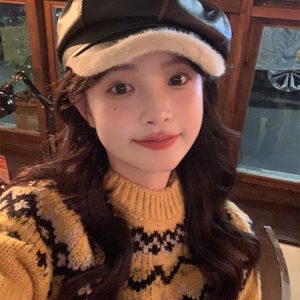Plush PU Leather Spliced Octagonal Hat for Women - Warm Face-Shaping Thickened Beret for Autumn and Winter Fashion