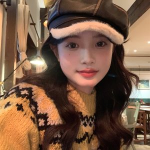 Plush PU Leather Spliced Octagonal Hat for Women - Warm Face-Shaping Thickened Beret for Autumn and Winter Fashion