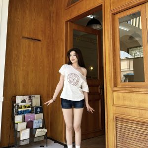 Printed Off-Shoulder Loose Tee - Trendy Fashion Icon Top for a Chic, Effortless Look - Perfect for 90s and Y2K Style Enthusiasts