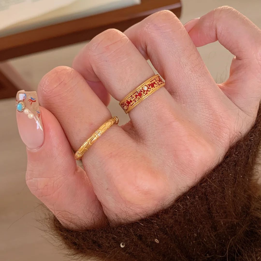 Red Drip Glaze Pattern Ring for Women - 2025 Niche Light Luxury Versatile Finger Accessory in Palace Style