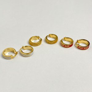 Red Enamel Drip Glaze 'M' Circle Earrings - Light Luxury High-End Unique Ear Hoops for Trendy Fashion Lovers