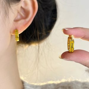 Red Enamel Drip Glaze 'M' Circle Earrings - Light Luxury High-End Unique Ear Hoops for Trendy Fashion Lovers