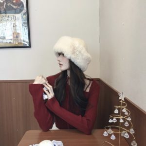 Red Long-Sleeve Knitted Top for Women - Slim Fit, 2024 Autumn/Winter Fashion Essential
