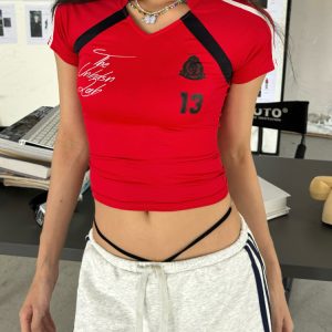 Red Retro Street Basketball Short-Sleeve T-Shirt - Y2K Jennie-Style Spicy Girl Sports Top for Trendy Urban Fashion