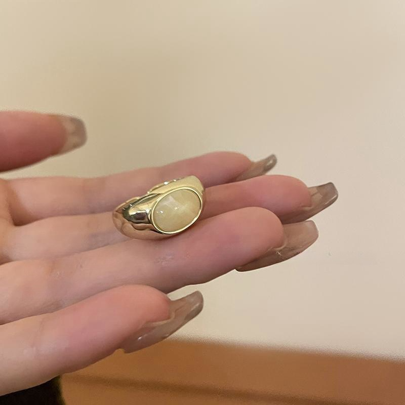 Retro Amber Faux Natural Stone Open Ring for Women - 2025 Niche Design, Unique Statement Jewelry