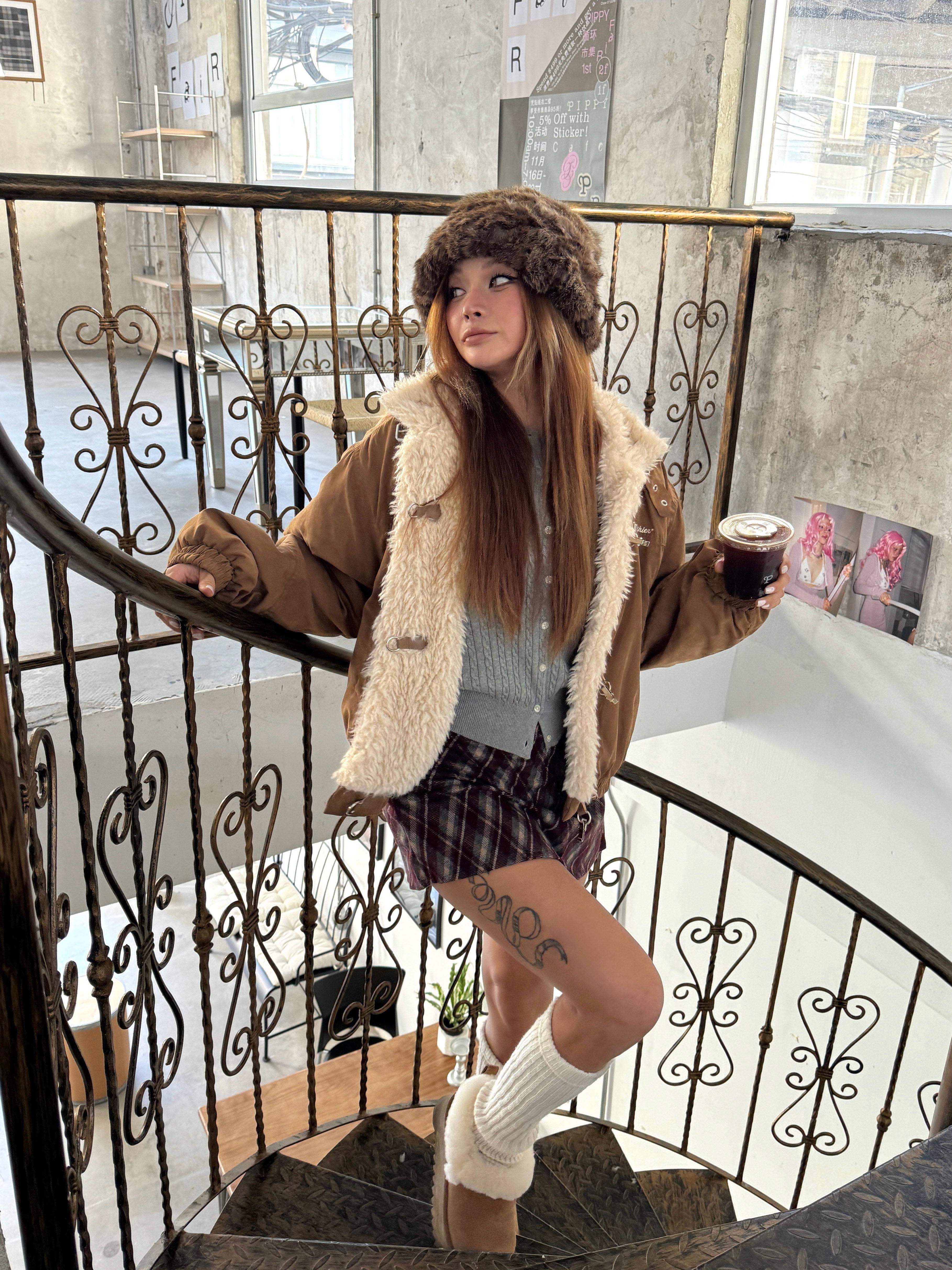Retro American Patchwork Lamb Wool Coat with Fur Collar - Warm Loose Fit Winter Jacket for Stylish Cold Weather Fashion