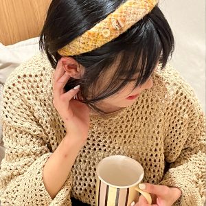 Retro Autumn Fruit Party Woolen Hairband Accessory - High-End Button Headband for Unique Style