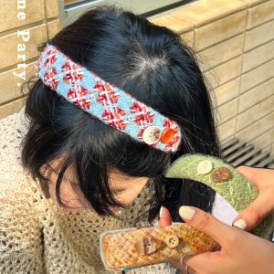 Retro Autumn Fruit Party Woolen Hairband Accessory - High-End Button Headband for Unique Style