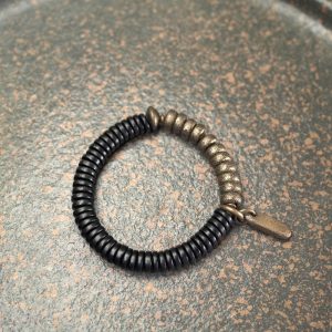 Retro Black Sandalwood Bracelet for Men and Women - Simple Design, Non-Fish Home曲尾花 Jewelry, Unique Personality Accessory