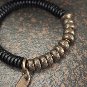 Retro Black Sandalwood Bracelet for Men and Women - Simple Design, Non-Fish Home曲尾花 Jewelry, Unique Personality Accessory