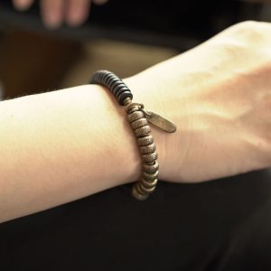 Retro Black Sandalwood Bracelet for Men and Women - Simple Design, Non-Fish Home曲尾花 Jewelry, Unique Personality Accessory