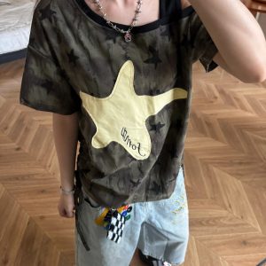 Retro Camouflage Patchwork Off-Shoulder Short Sleeve Women's Summer T-Shirt with Ripped Star Design