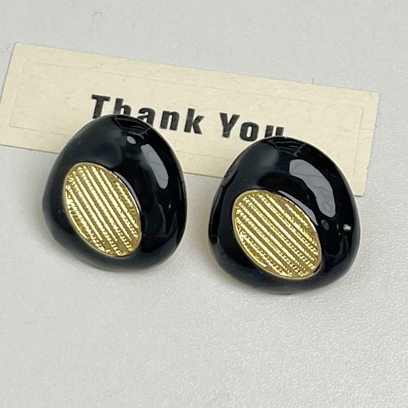 Retro Chinese-Style Textured Black Gold Enamel Earrings - 2024 Autumn Winter Metal Embroidered Feminine Jewelry