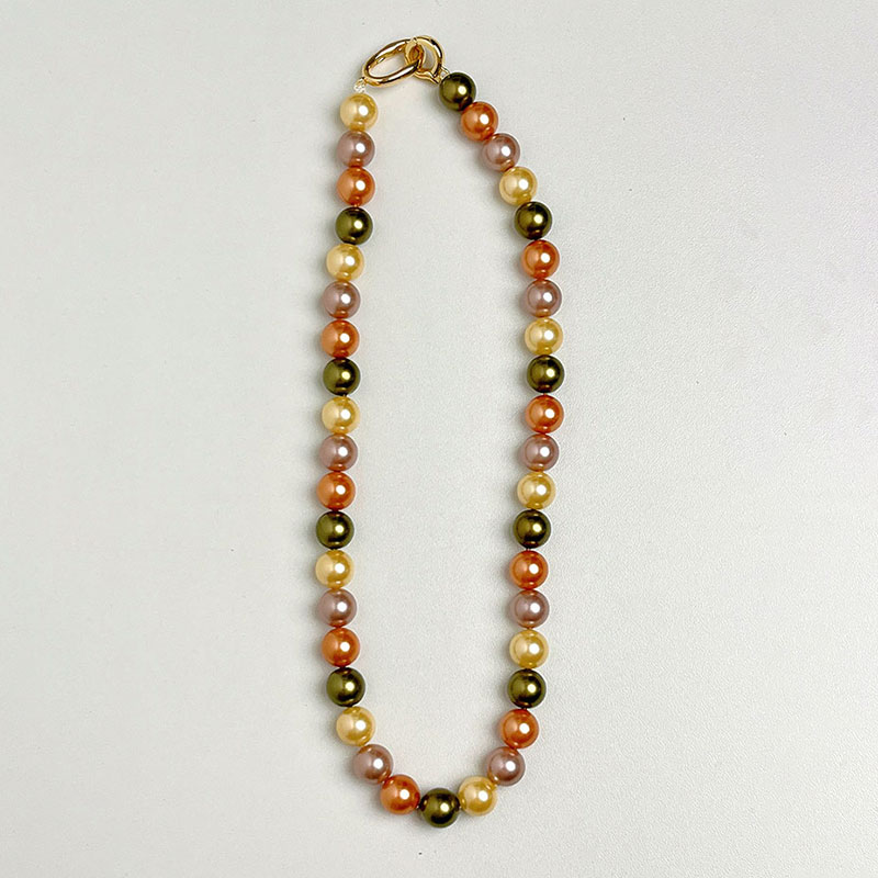 Retro Colorful Pearl Necklace for Women - High-End Light Luxury Sweater Chain for Autumn/Winter 2023 Fashion