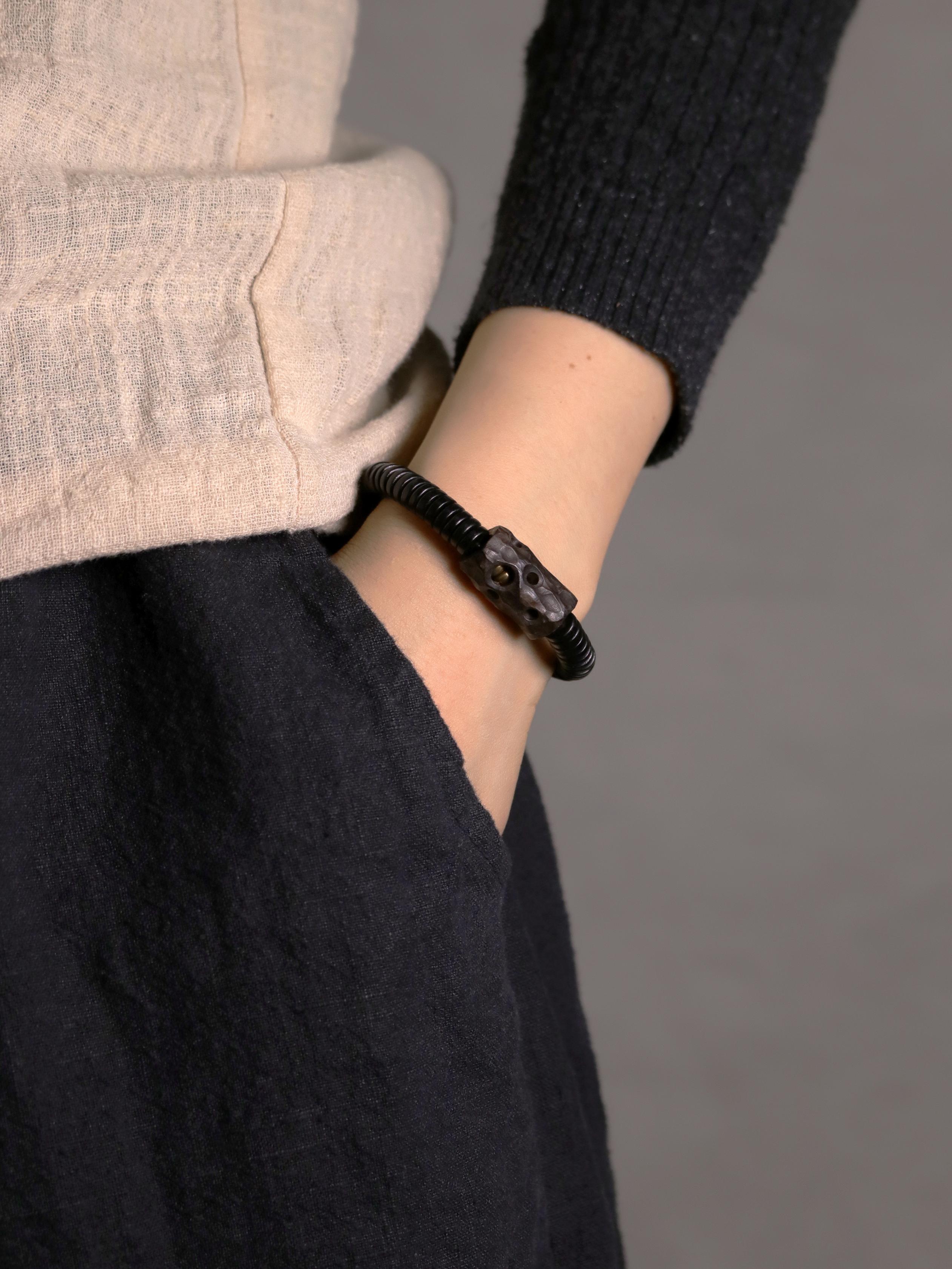 Retro Ebony Wood Bead Circle Bracelet - Stylish Unisex Accessory, Versatile Trendy Jewelry for Men and Women