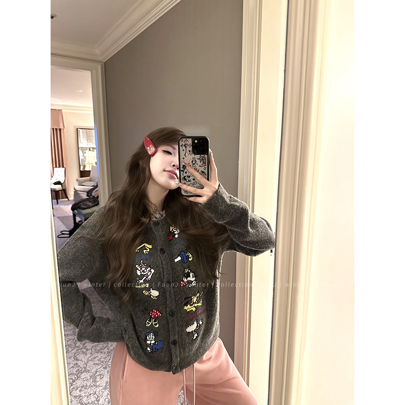 Retro Embroidered Cardigan Sweater Coat for Women - Knitted Fashion Top with 90s Style
