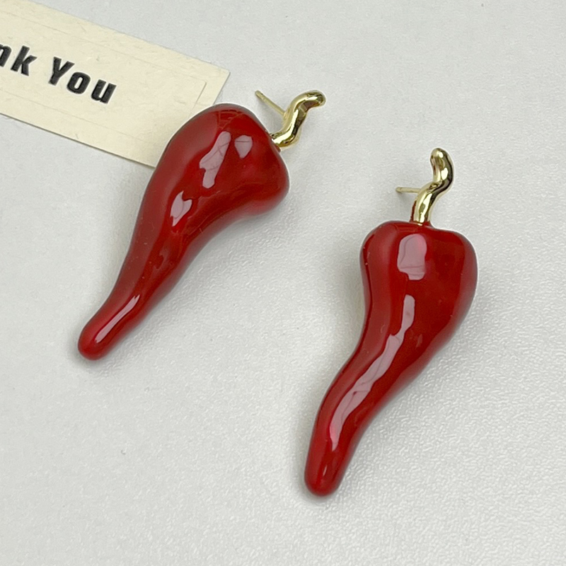 Retro Gold Dripping Oil Red Pepper Spliced Necklace for Women - Light Luxury Clavicle Chain for Autumn Winter 2024
