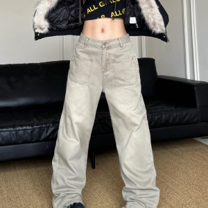 Retro High Street Vintage Wide-Leg Jeans with Multi-Pocket Design - Trendy Loose Fit for a 90s Inspired Look